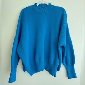 Vestique Full Moon Sweater 🩵